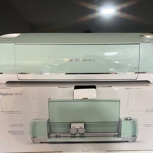 Like new Cricut Explorer 2. Used like twice. Has new cutting mats